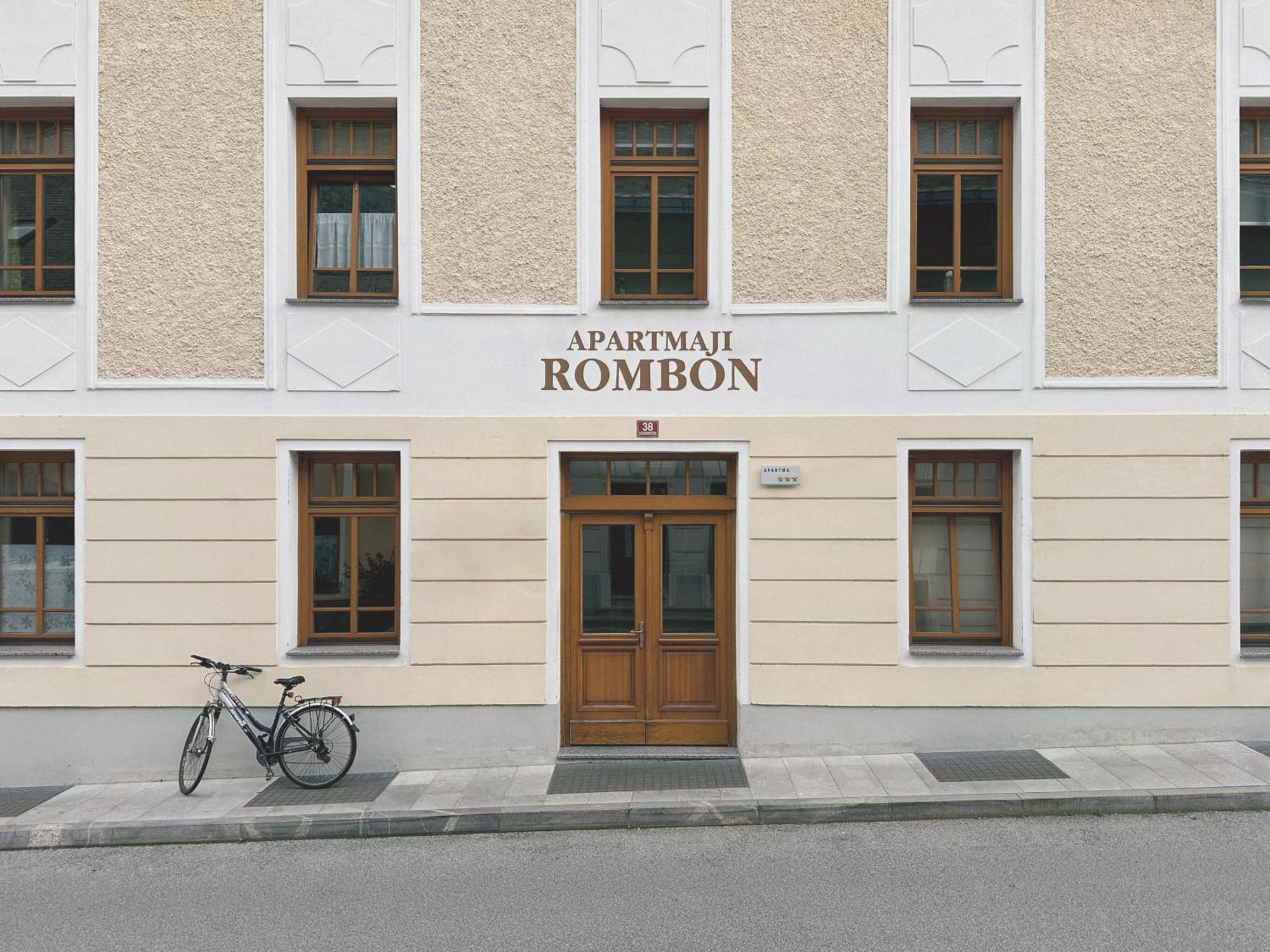 Apartments Rombon ボヴェツ エクステリア 写真